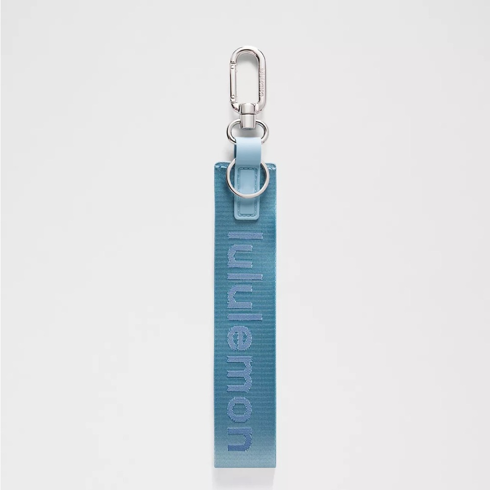 Lululemon Never Lost Keychain- Seafoam/Beach Ball Blue/Silver